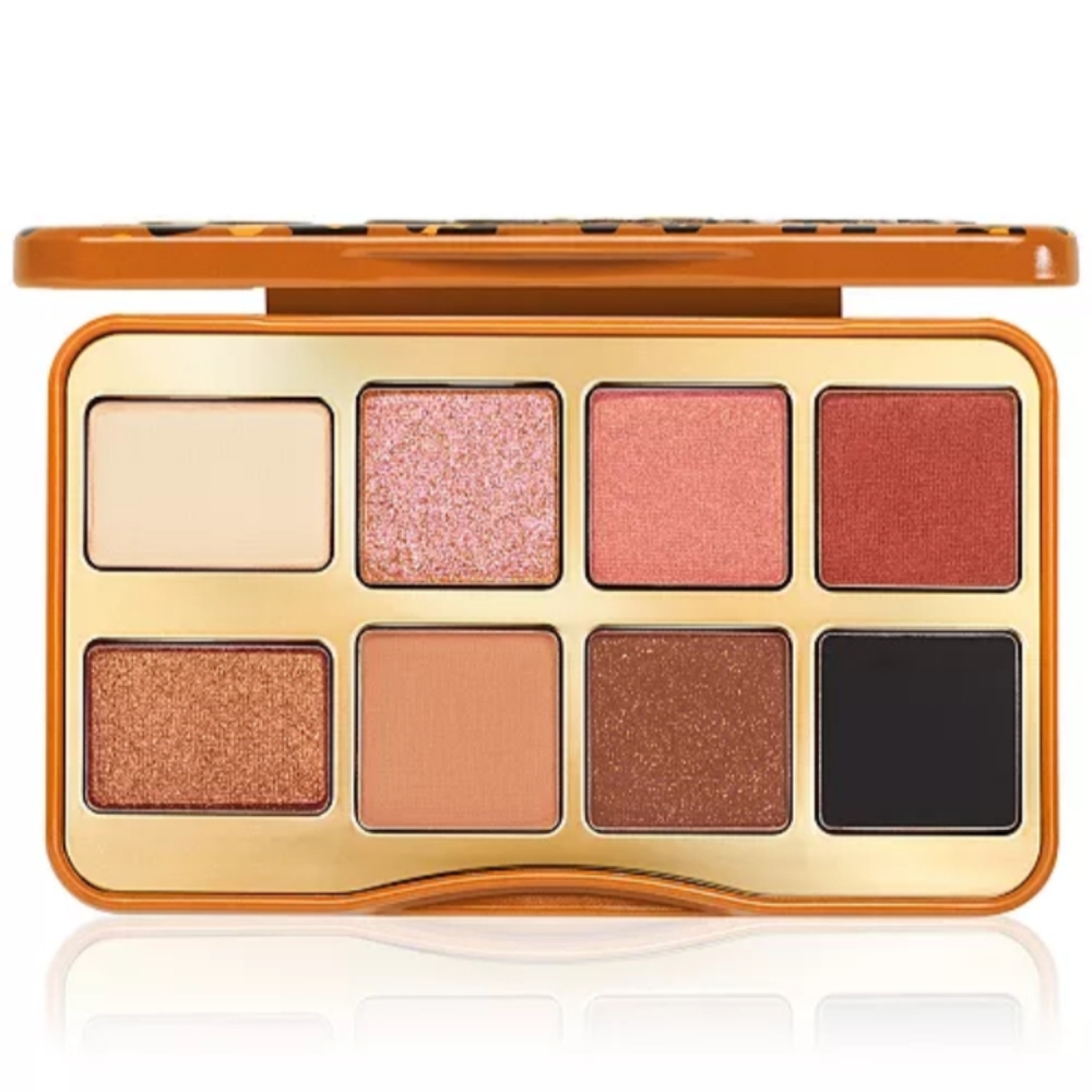 Too faced kitty likes to scratch eyeshadow palette